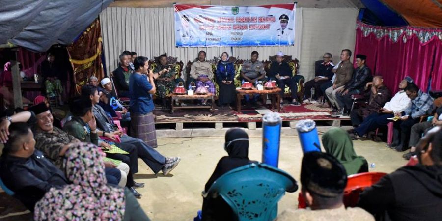 Serap Aspirasi, Bupati Luwu Utara Semalam di Desa Terpencil